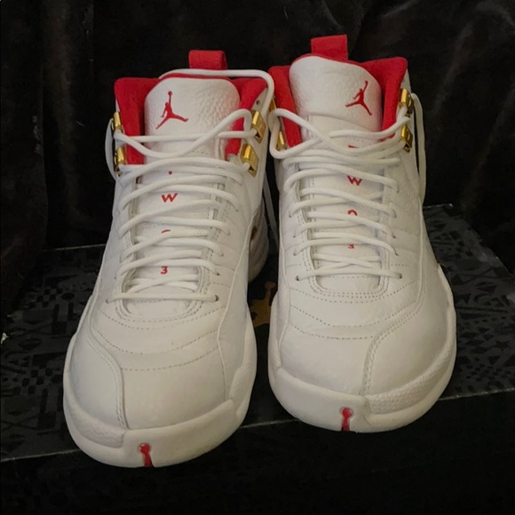 Jordan retro 12’s white & university red main image 6